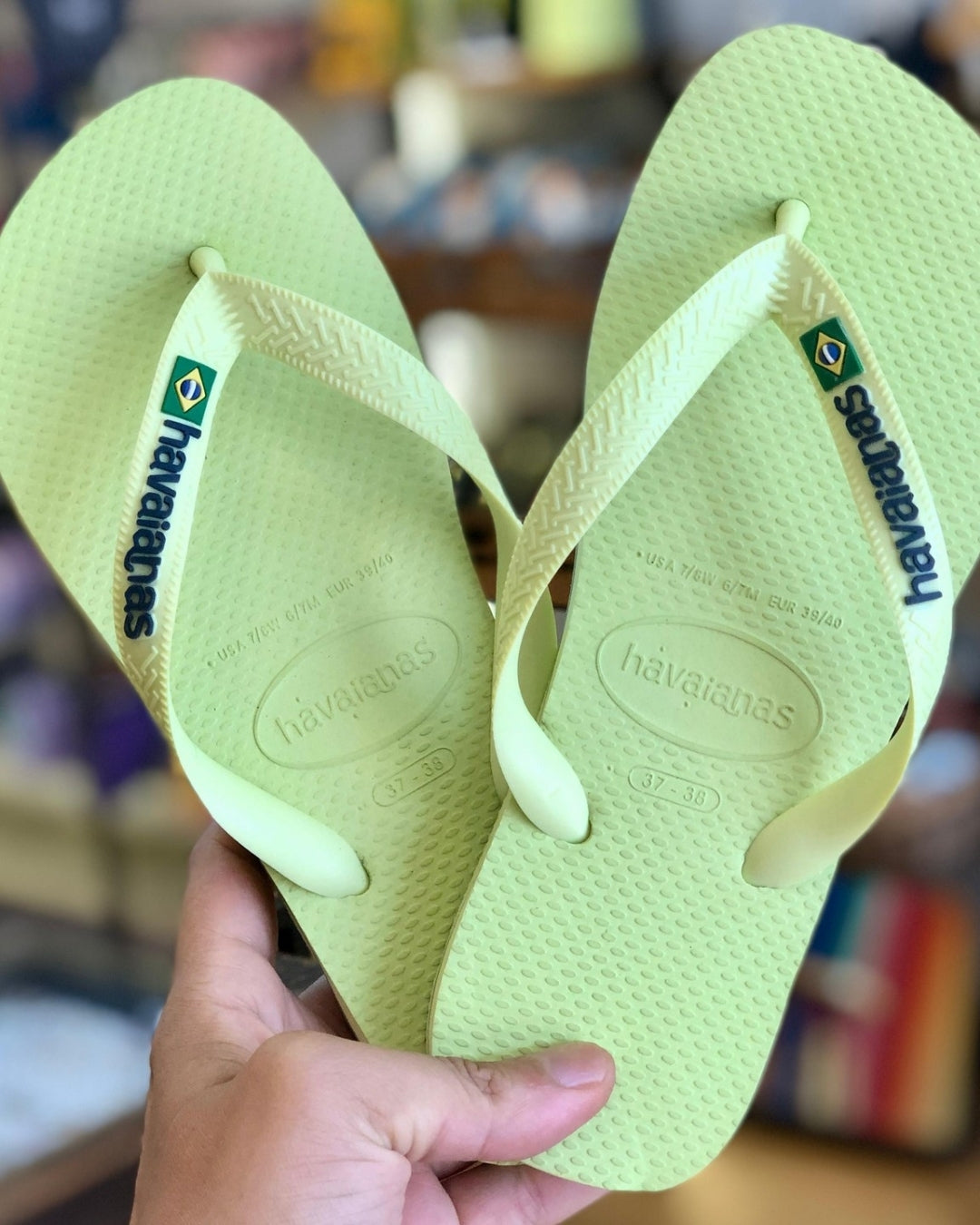 Chinelo Verde Bandeirinha
